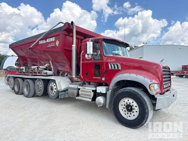 2014 Mack GU713