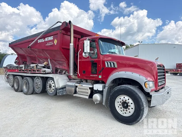 2014 Mack GU713