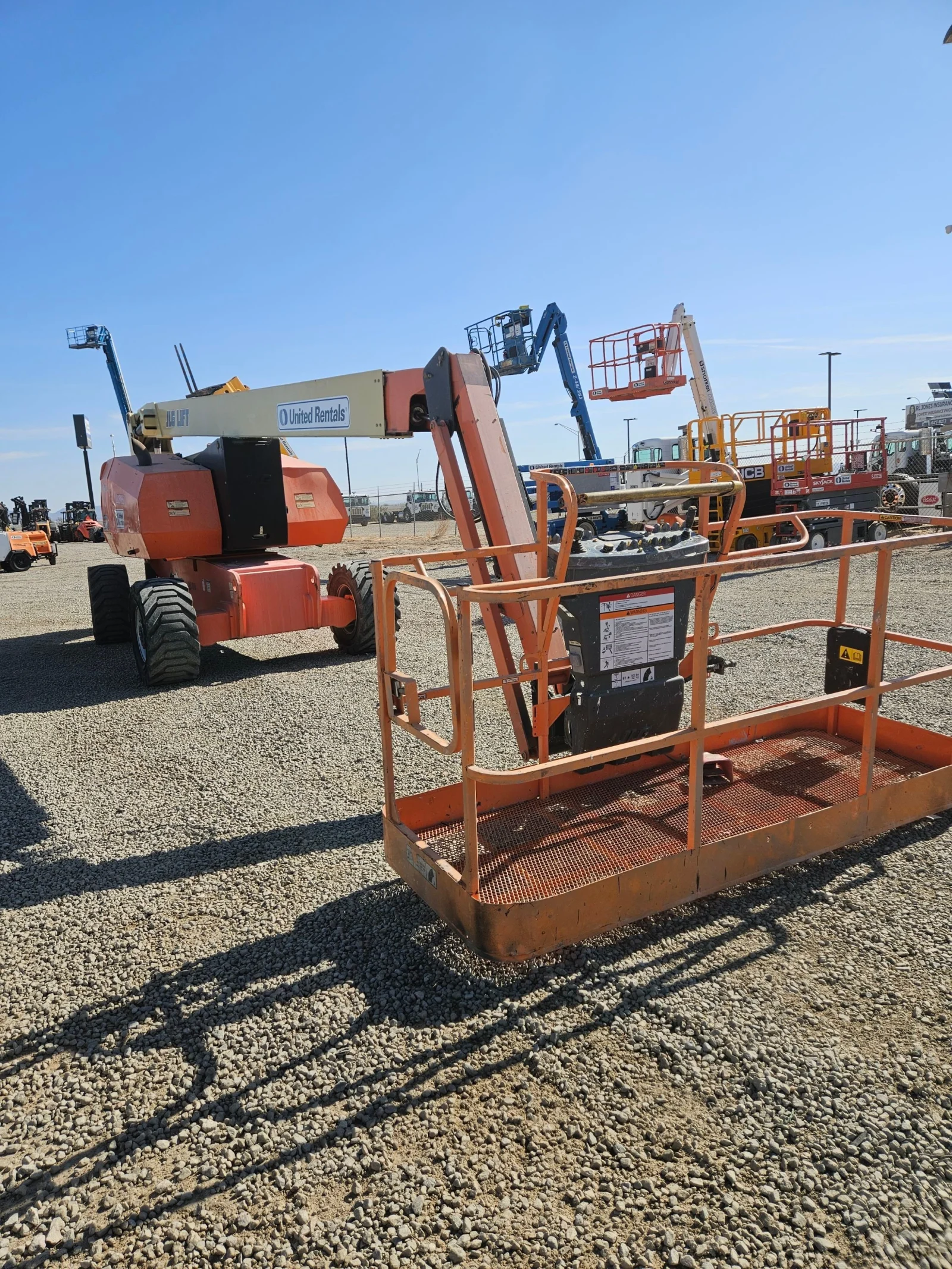2011 JLG 800AJ Articulating