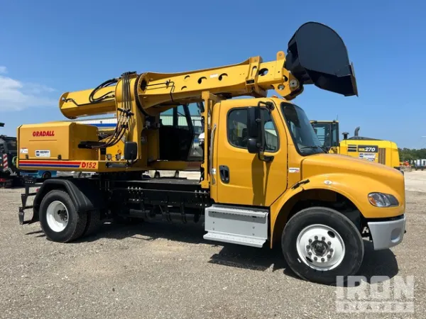 2022 Gradall D152