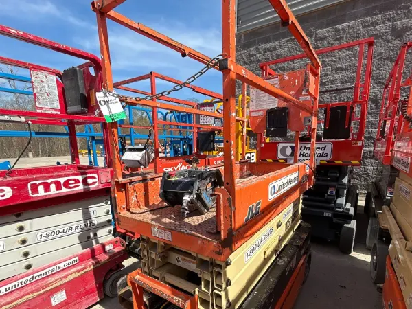 2017 JLG 1932R
