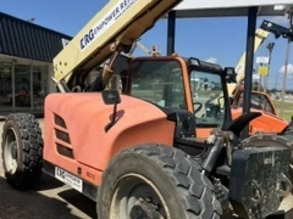 2019 JLG 943