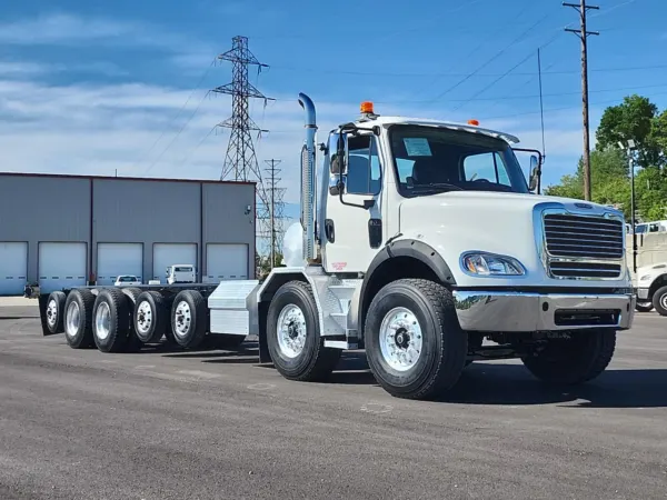 2014 Freightliner M2112