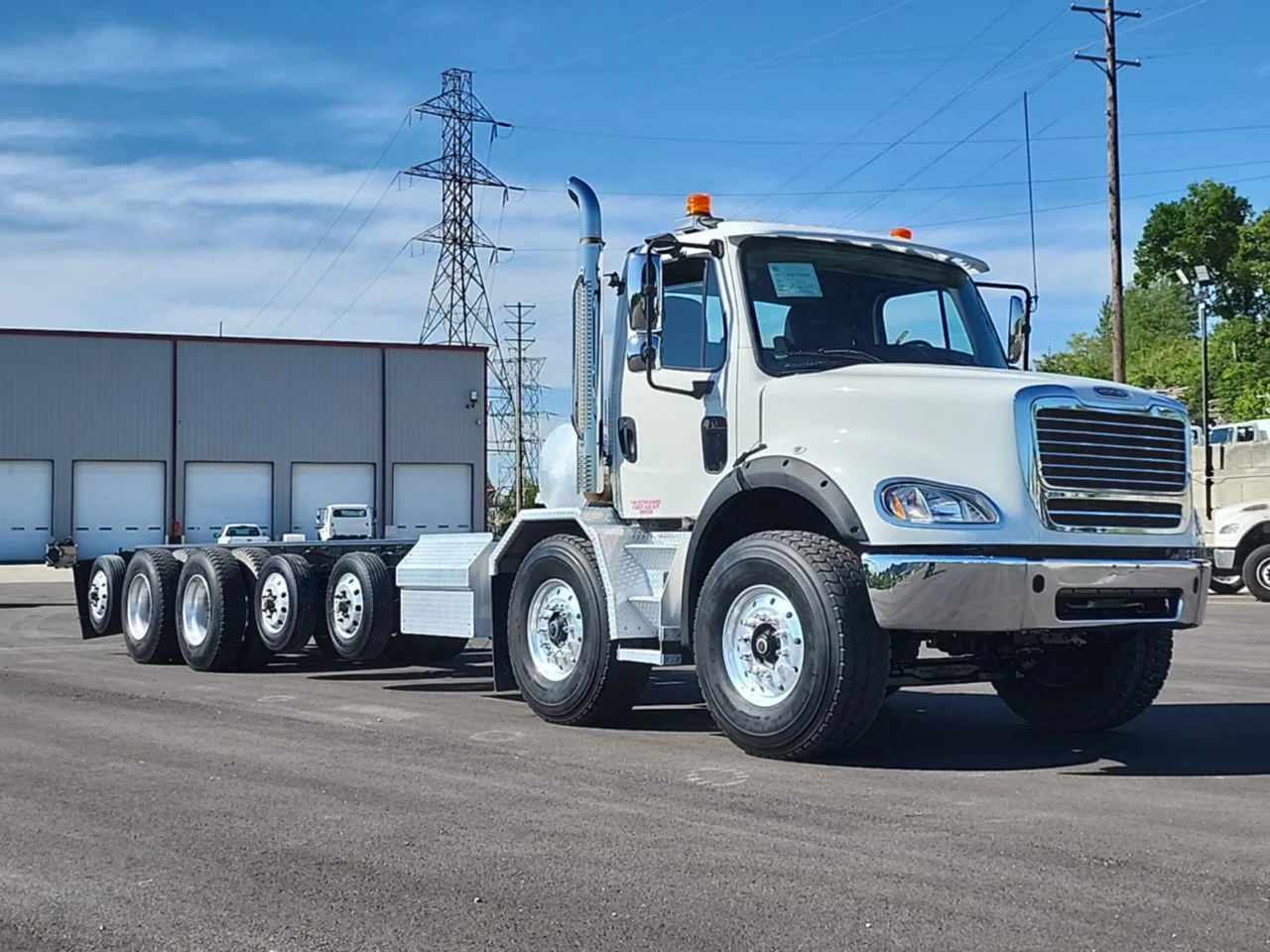2014 Freightliner M2112