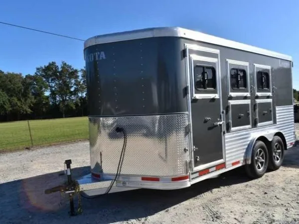 2018 Lakota 83HBPSL 3 Horse Trailer
