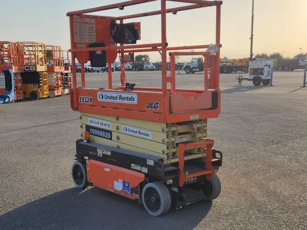 2019 JLG 1932R