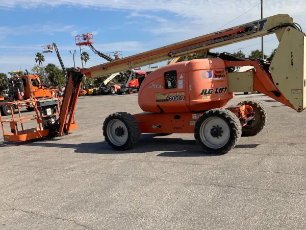 2016 JLG 600AJ Articulating