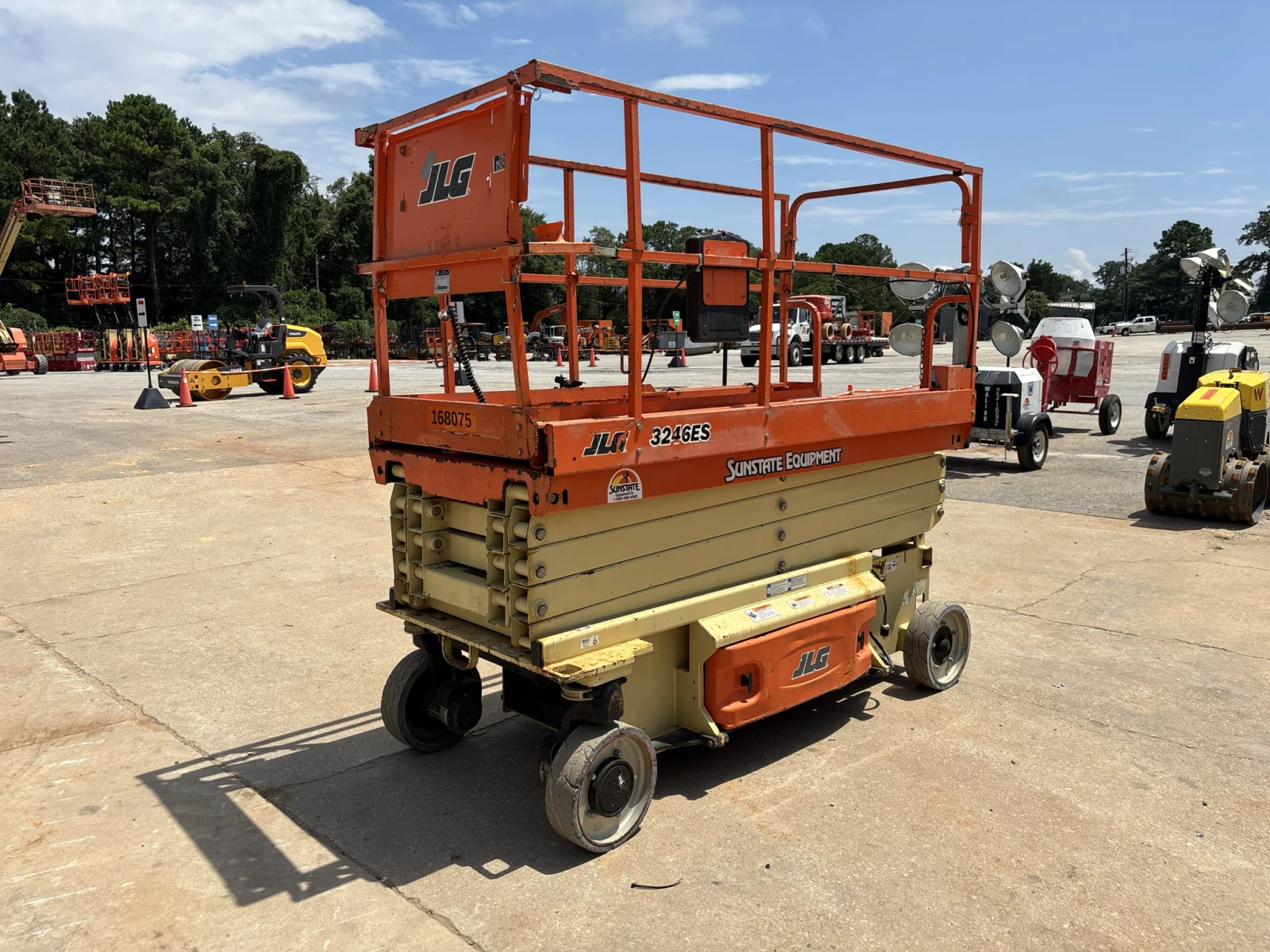 2017 JLG 3246ES