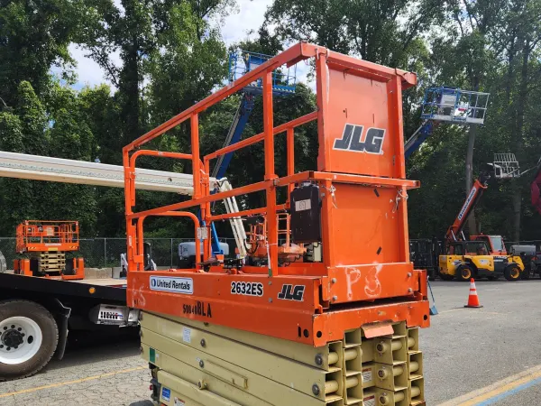 2017 JLG 2632ES