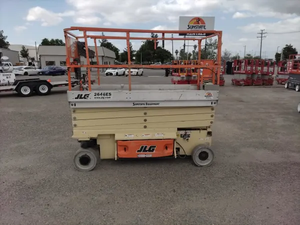2014 JLG 2646ES