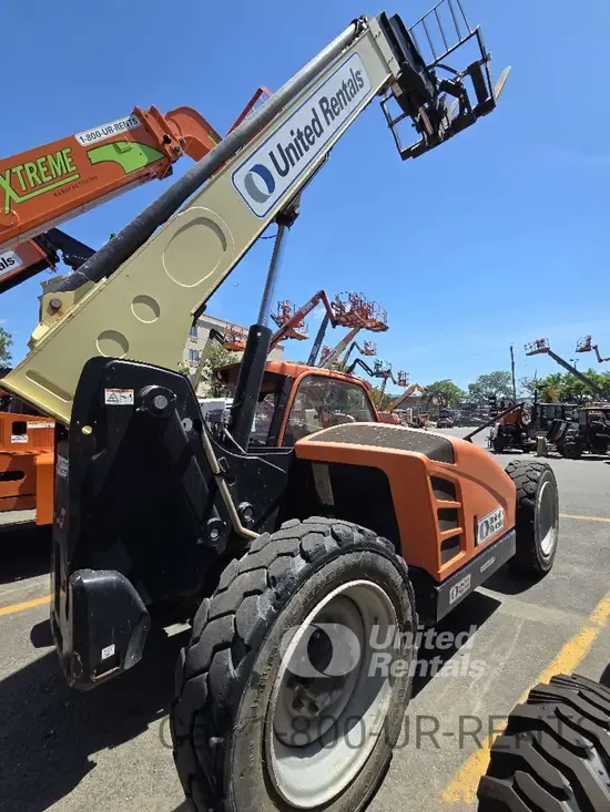 2017 JLG 742