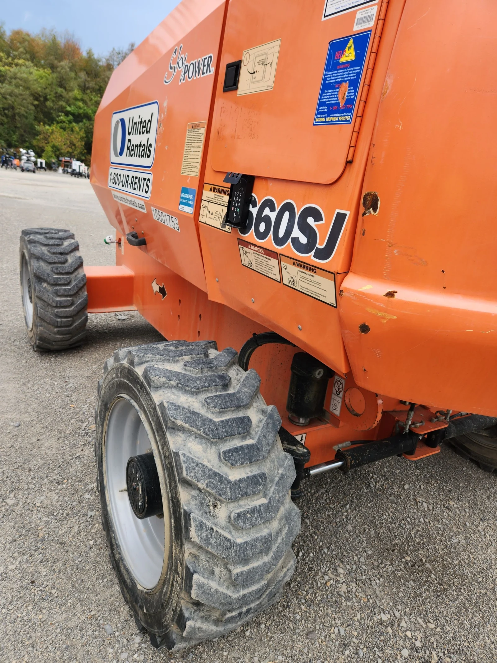 2017 JLG 660SJ