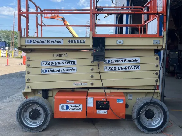 2017 JLG 4069LE