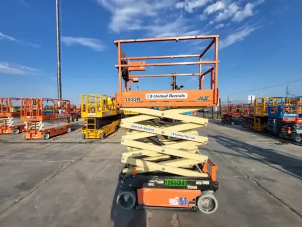2019 JLG 1932R