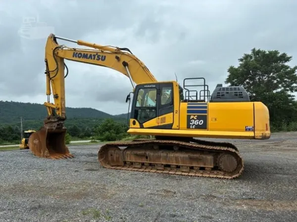 2017 Komatsu PC360 LC-11
