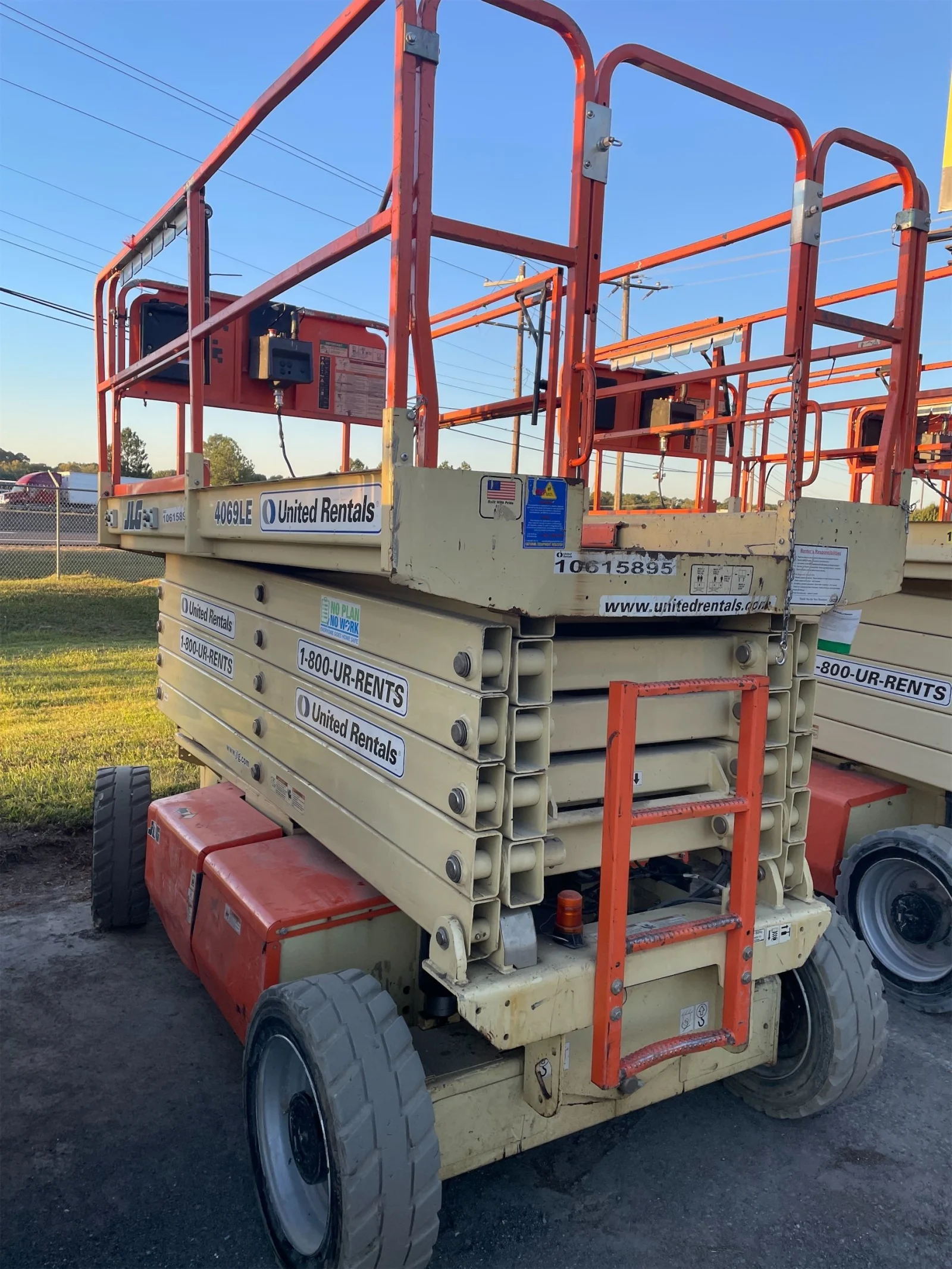2017 JLG 4069LE