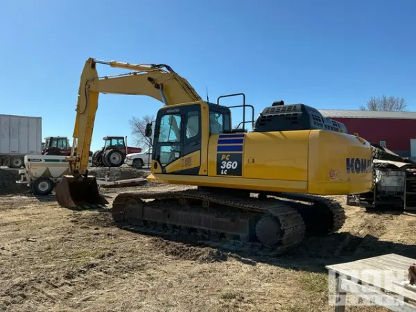 2019 Komatsu PC360LC-11