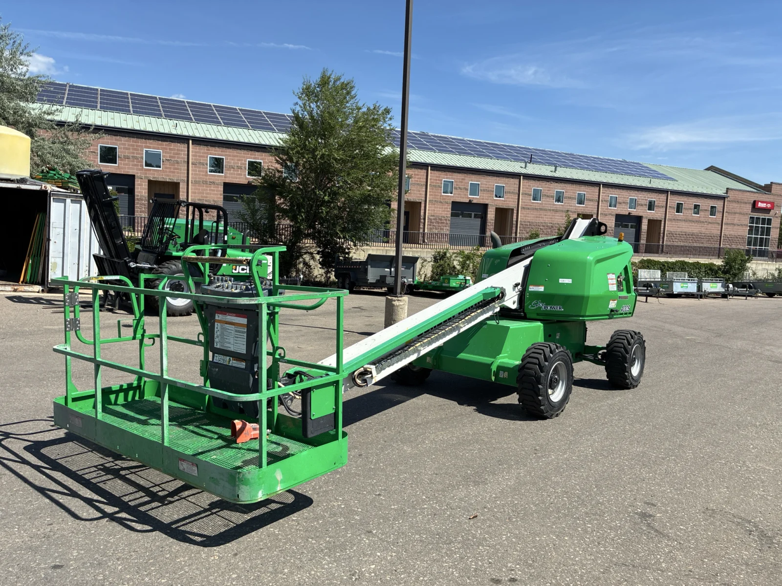 2018 JLG 400S