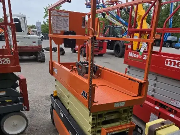 2017 JLG 1932R