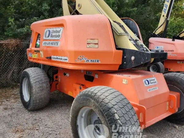 2017 JLG 600S