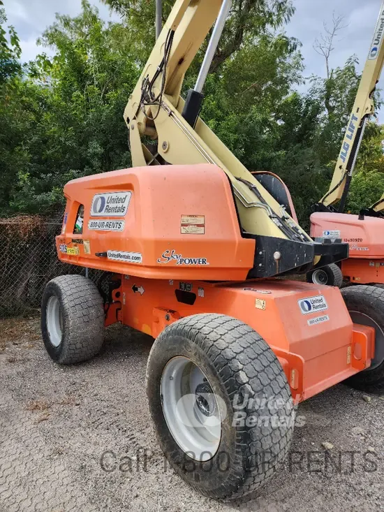 2017 JLG 600S