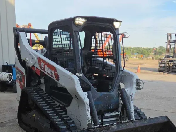 2022 Bobcat T76