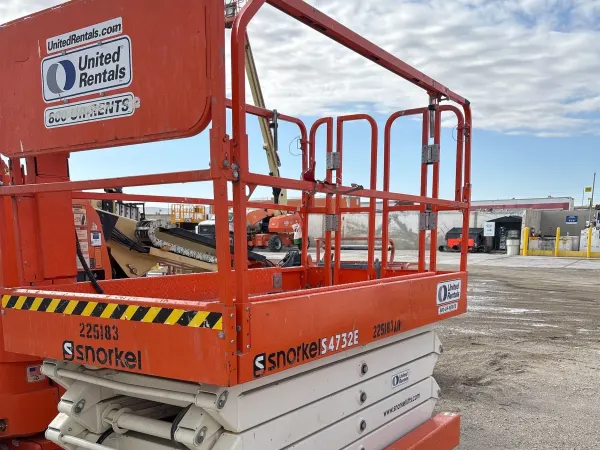 2019 Snorkel S4732E