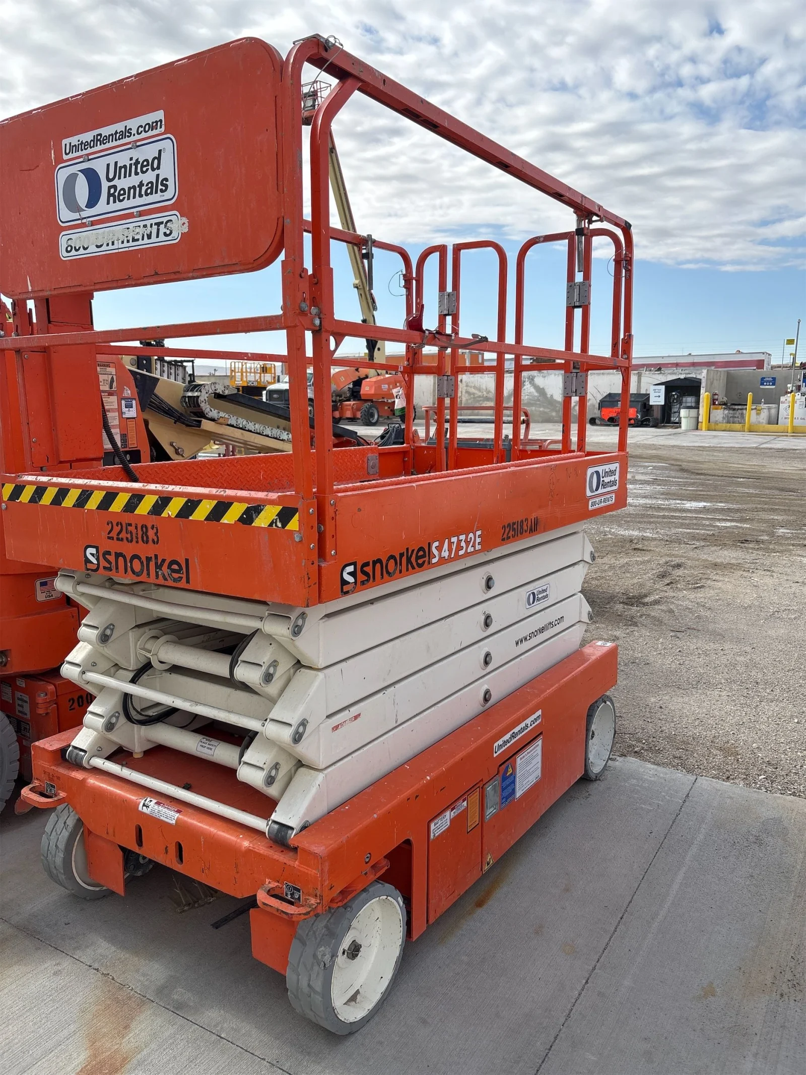 2019 Snorkel S4732E
