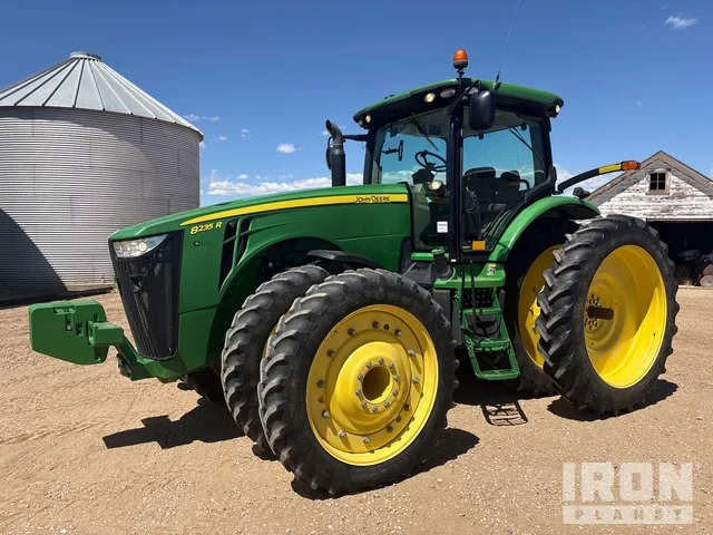 2011 John Deere 8235R