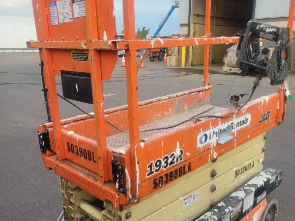 2017 JLG 1932R