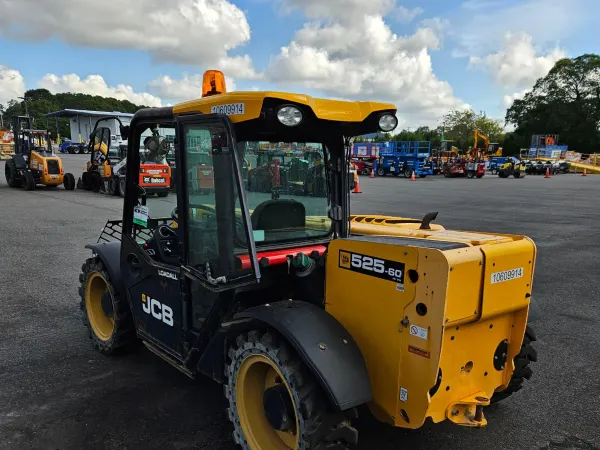 2017 JCB 525-60