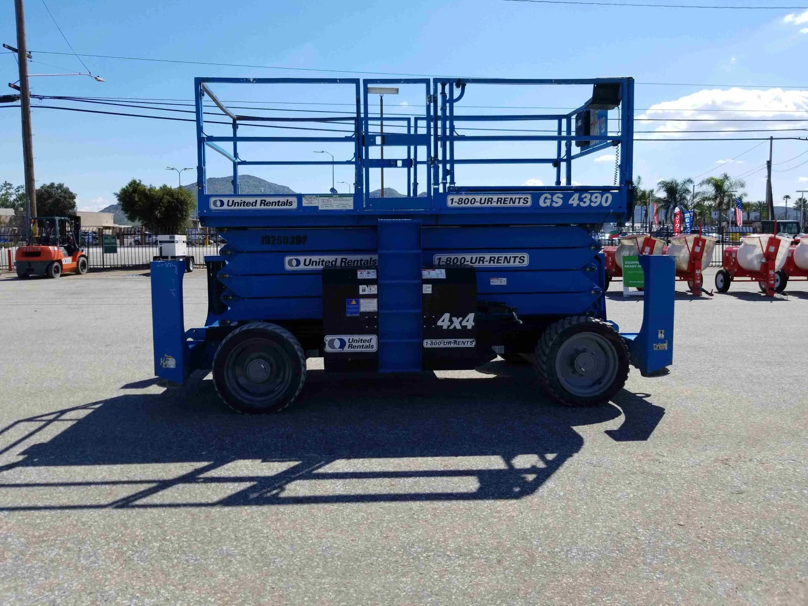 2014 Genie GS-4390-RT-Rough-Terrain