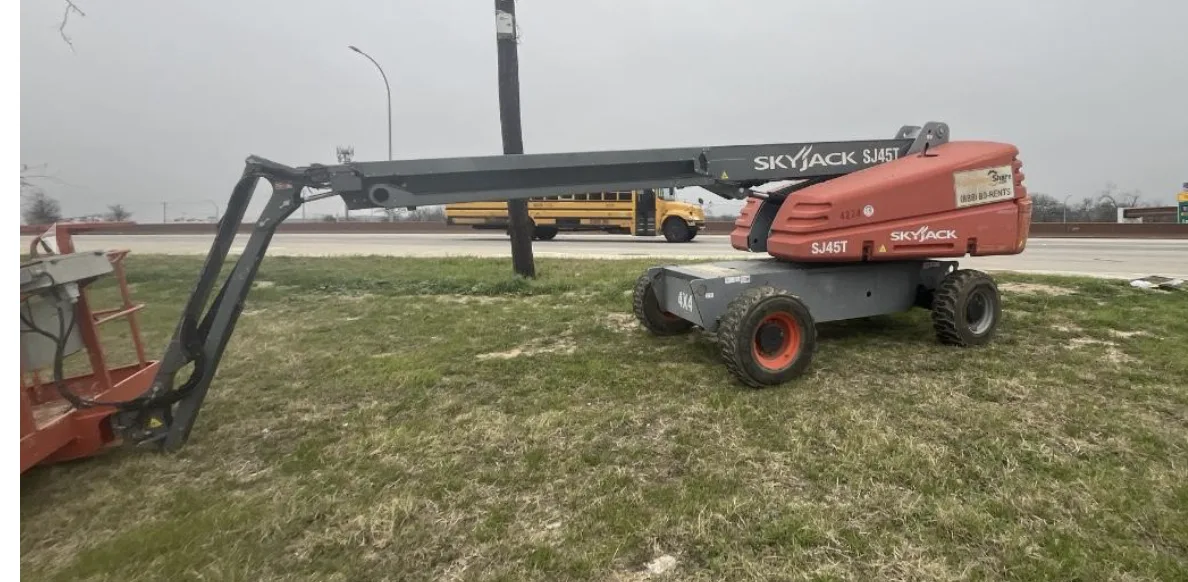 2017 Skyjack SJ45T+