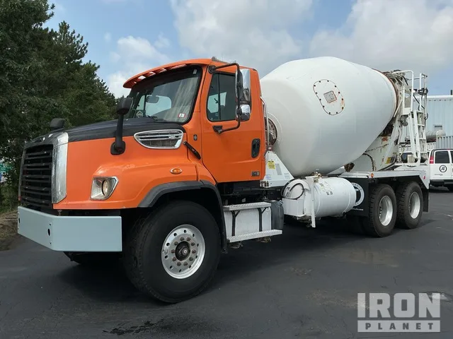 2017 Freightliner 114SD