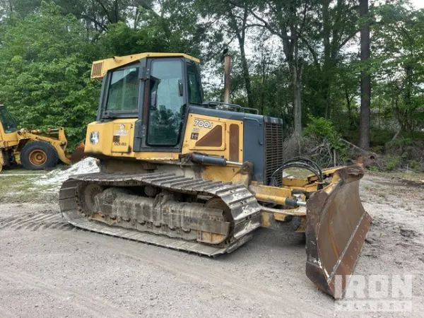 2006 John Deere 700J LGP