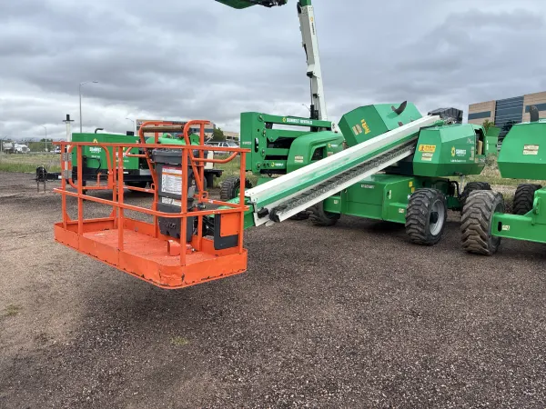2017 JLG 600S