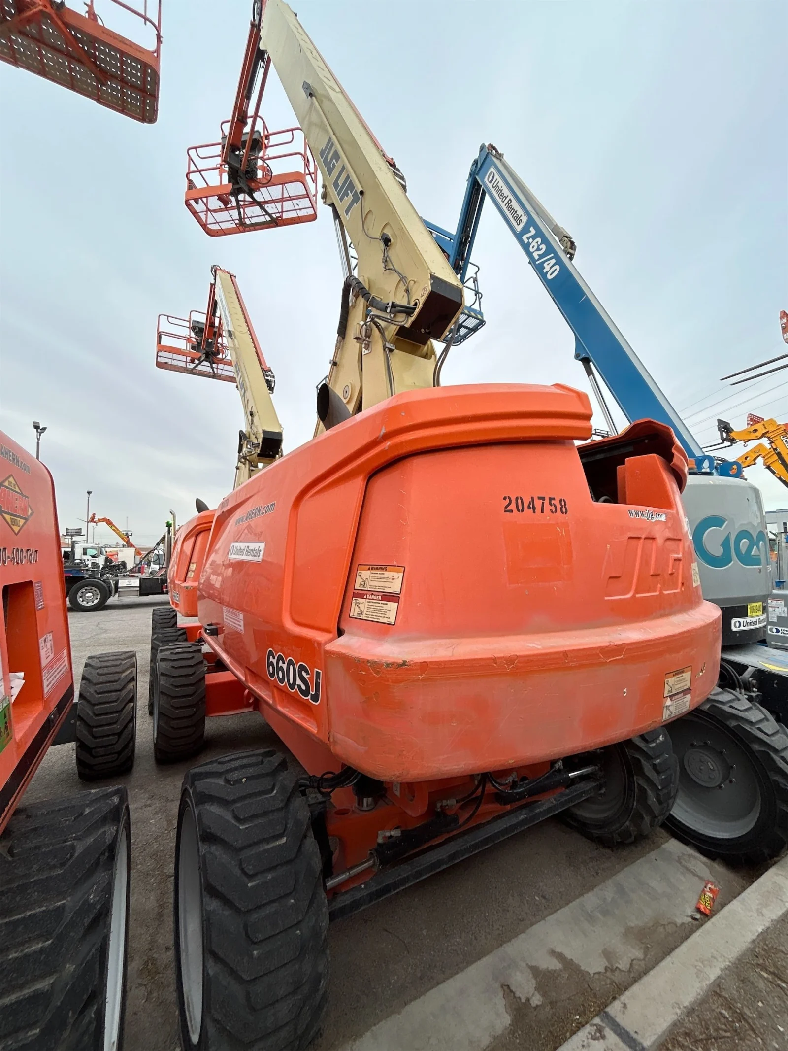 2018 JLG 660SJ