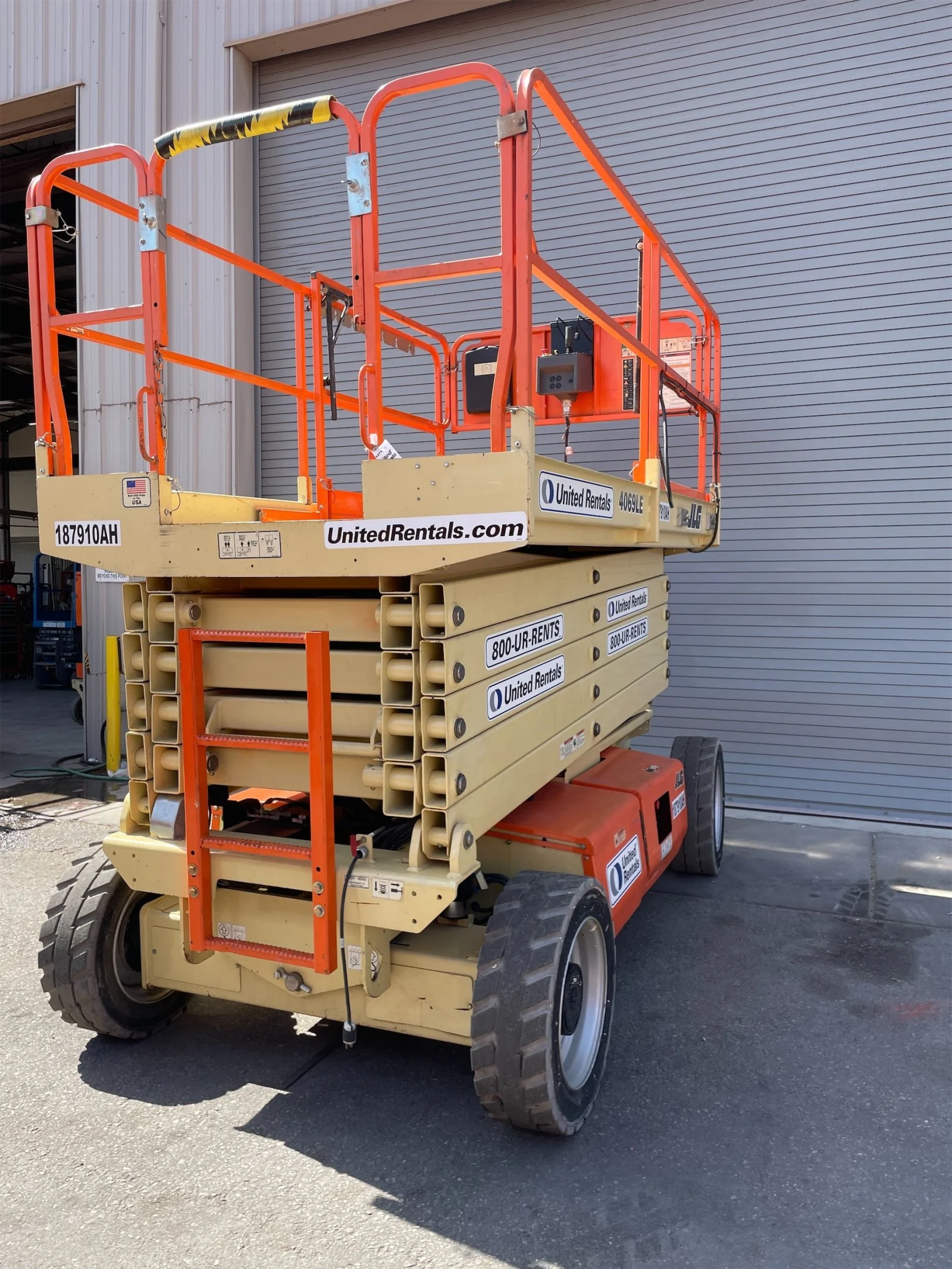 2017 JLG 4069LE