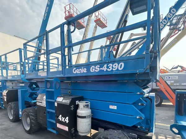 2017 Genie GS-4390 RT Rough Terrain