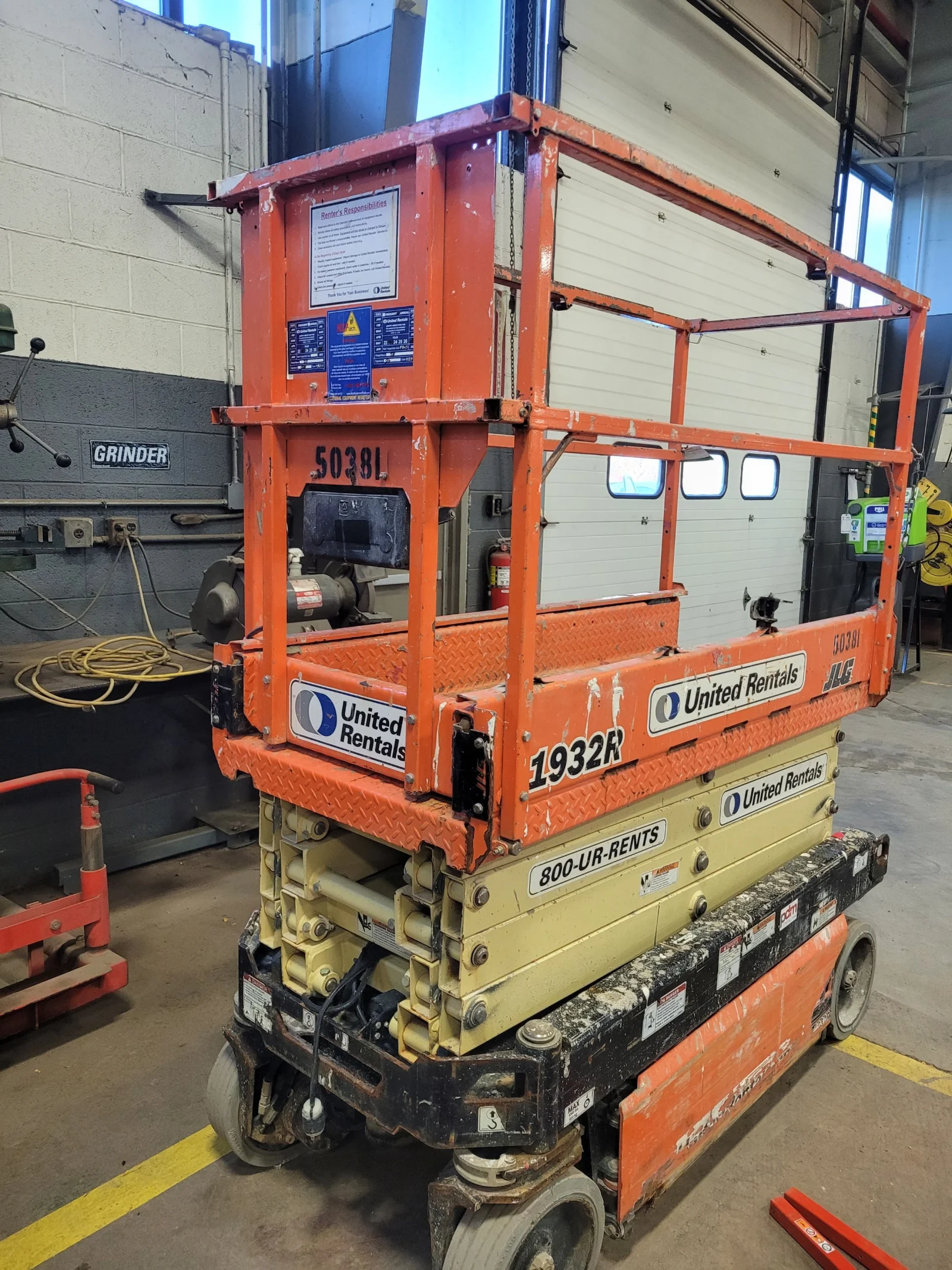 2017 JLG 1932R