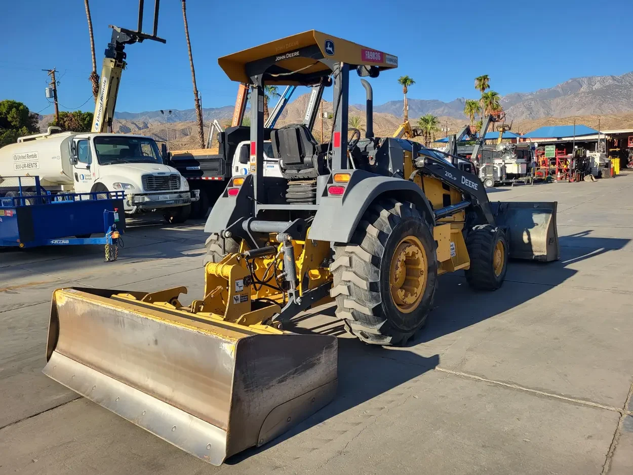2019 John Deere 210L EP