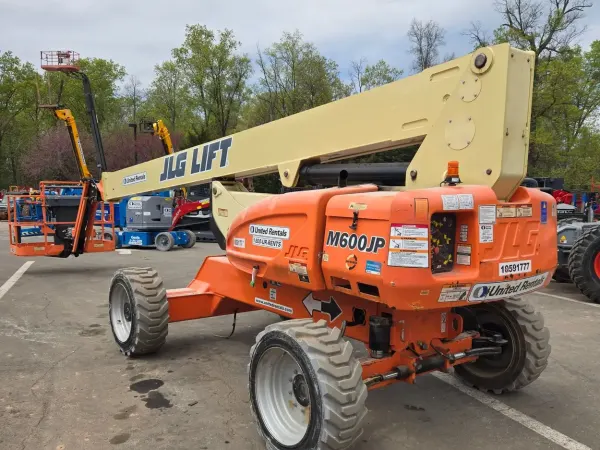 2017 JLG M600JP