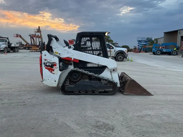 2021 Bobcat T64