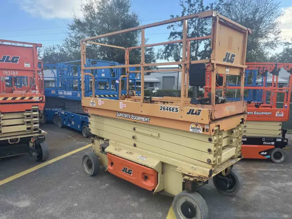 2017 JLG 2646ES