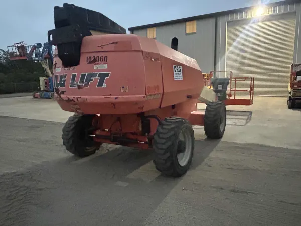 2015 JLG 600S