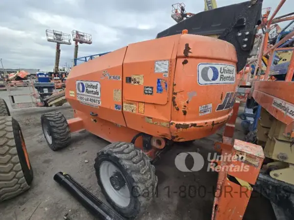 2017 JLG 600S