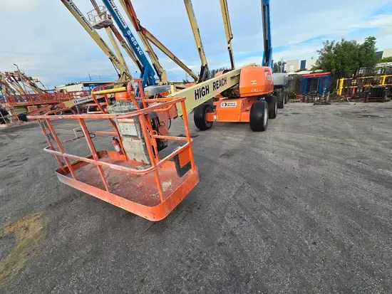 2017 JLG 600S