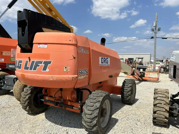 2017 JLG 660SJ