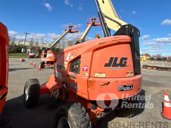 2016 JLG 400S