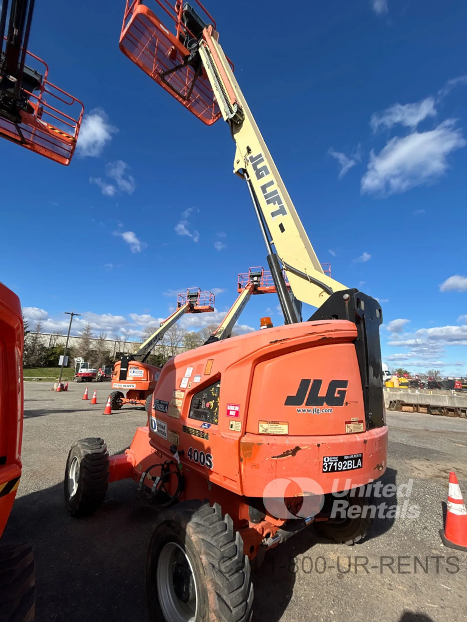 2016 JLG 400S